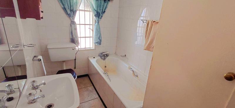8 Bedroom Property for Sale in Groenvlei Free State